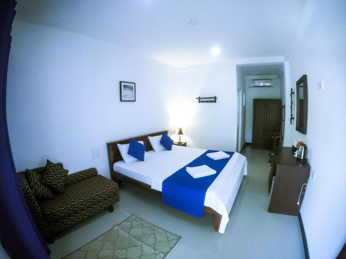 Mirissa Blue Whale Holiday Hotel ภายนอก รูปภาพ