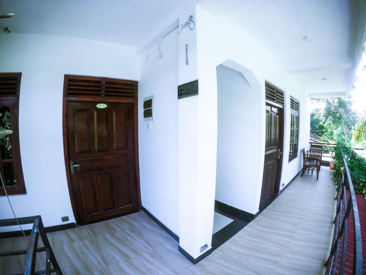 Mirissa Blue Whale Holiday Hotel ภายนอก รูปภาพ
