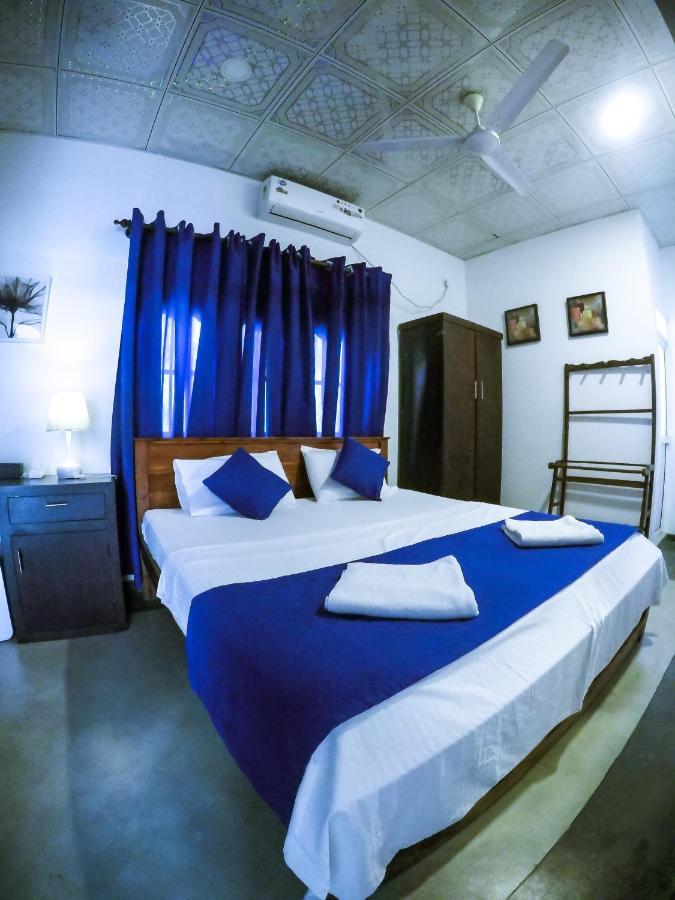 Mirissa Blue Whale Holiday Hotel ภายนอก รูปภาพ