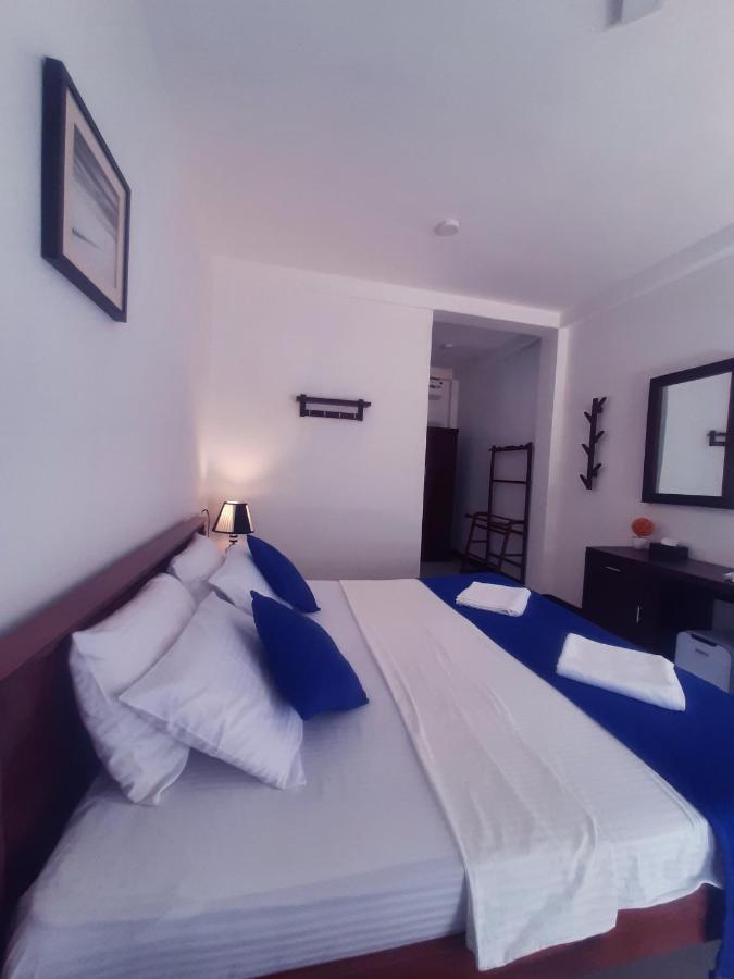 Mirissa Blue Whale Holiday Hotel ภายนอก รูปภาพ