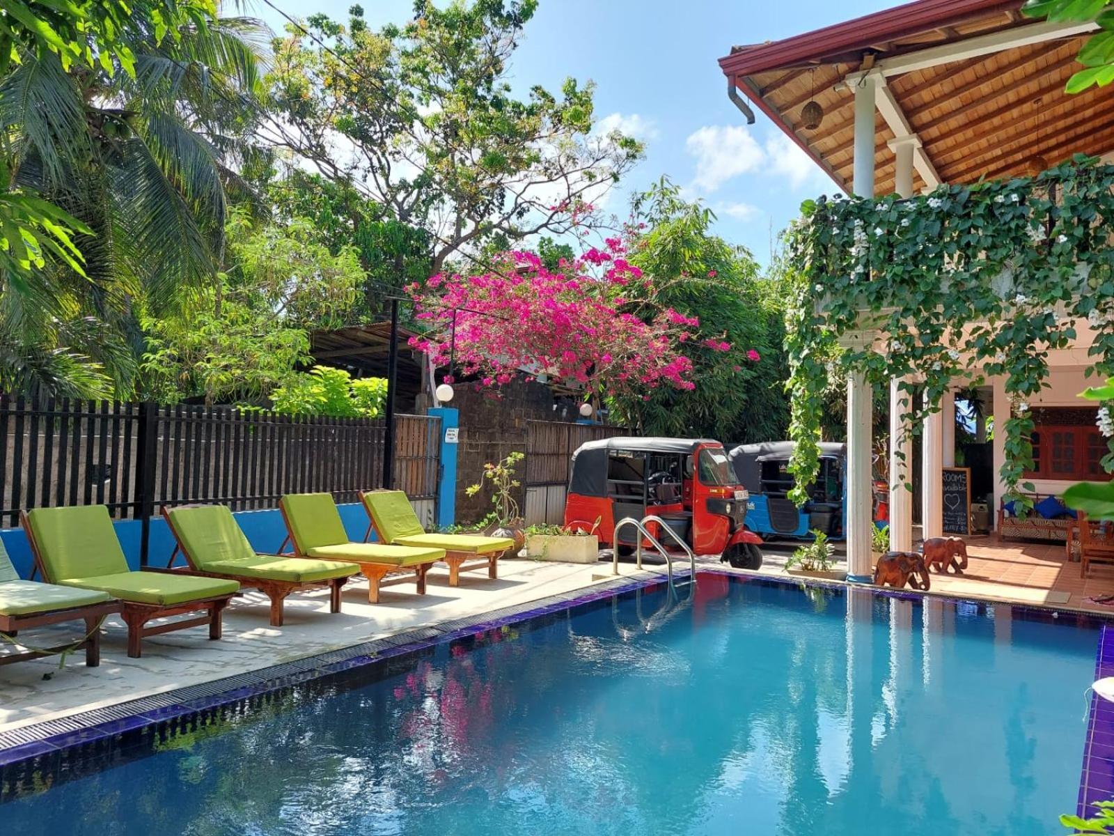 Mirissa Blue Whale Holiday Hotel ภายนอก รูปภาพ